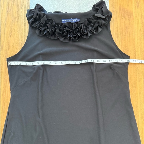 Katherine Way Black Rose Ruffled Neck Sleeveless Stretch Performance LBD Large - Picture 7 of 9
